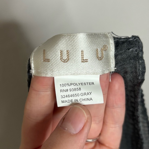 LuLu Gray Infinity Scarf - Picture 4 of 5